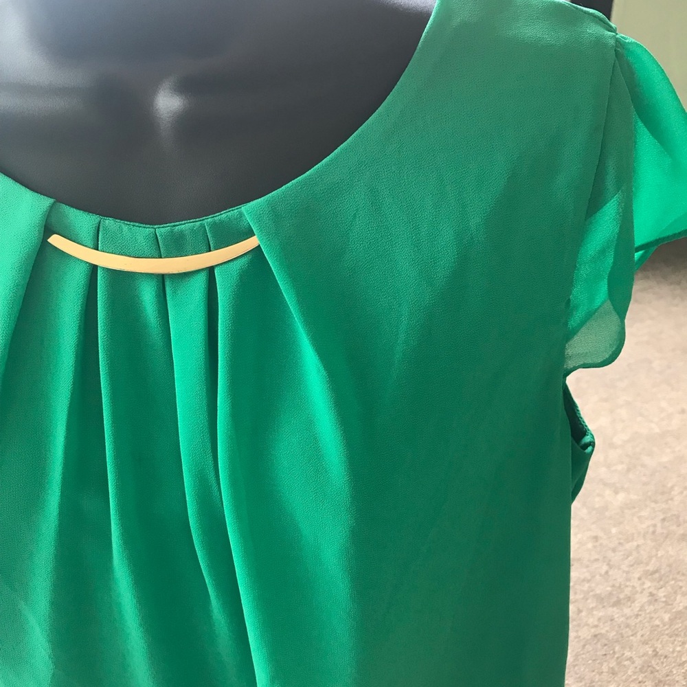 Short Sleeve Blouse - Picture 2 of 4